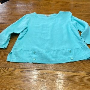 Choices brand 100% Linen top.  Boxy lagenlook style in size Small.